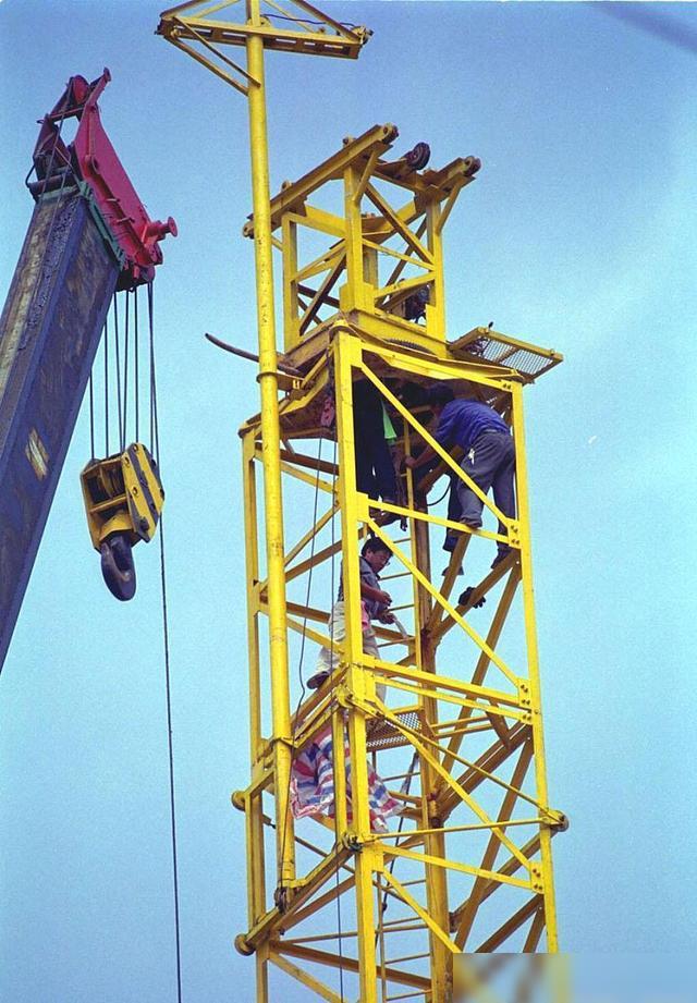 为啥工程烂尾多年,塔吊怎么不撤走呢?清楚以下5点,让撤都不撤