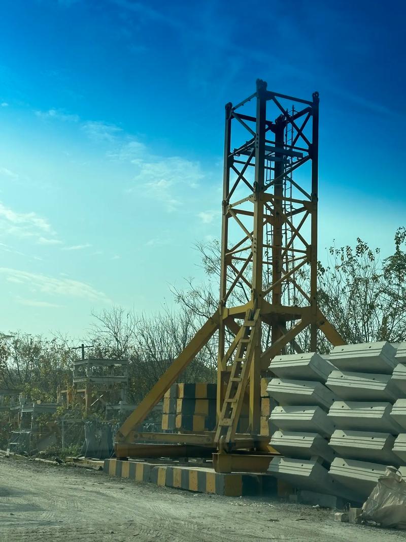 满满当当,又是抹黑的一天…#塔机租赁 #让技术变的更有价值