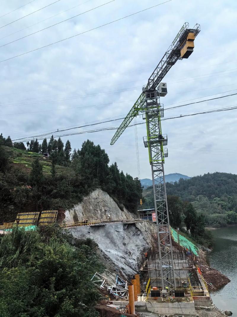 塔吊 #塔机租赁 助力高铁建设,又是新的进展咯.#