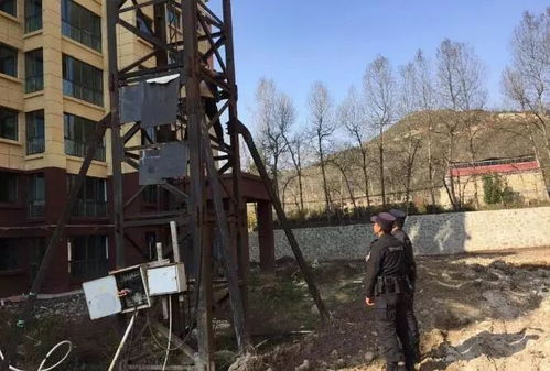 突发 青海两名女子上塔吊欲轻生...